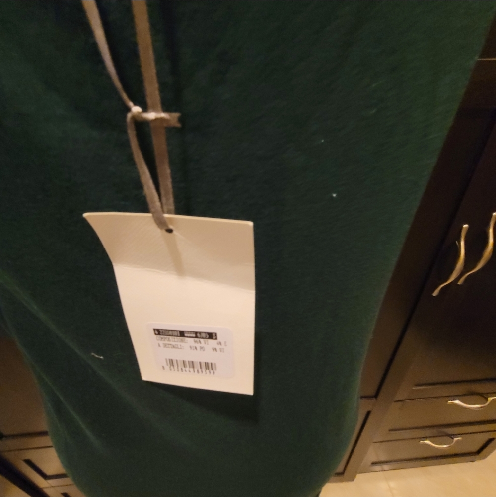 Last one! 2024 Frette Luxury Lace Neckline Nightgown  Color: Emerald Green NWT - Picture 6 of 13